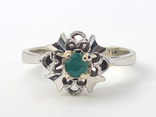 Load image into Gallery viewer, 5372: Vintage: 18ct White Gold Emerald Geometric Set Cocktail Ring- pristine condition- nice weigh