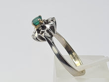 Load image into Gallery viewer, 5372: Vintage: 18ct White Gold Emerald Geometric Set Cocktail Ring- pristine condition- nice weigh