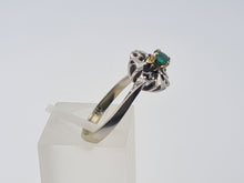 Load image into Gallery viewer, 5372: Vintage: 18ct White Gold Emerald Geometric Set Cocktail Ring- pristine condition- nice weigh