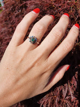 Load image into Gallery viewer, 5372: Vintage: 18ct White Gold Emerald Geometric Set Cocktail Ring- pristine condition- nice weigh