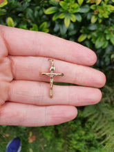 Cargar imagen en el visor de la galería, 5609:Vintage: 9ct Gold Crucifix pendant 2.5cm - lovely condition