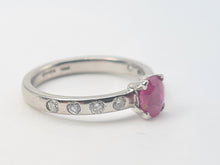 Cargar imagen en el visor de la galería, 6034 Vintage: Platinum Pink Ruby 8 Brilliant Cut Diamonds band- crisp, clean, eye candy