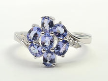 Cargar imagen en el visor de la galería, 6056: Vintage: 14ct White Gold Violet Blue Tanzanites Cluster Ring- crisp, sparkling eye candy