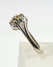 Cargar imagen en el visor de la galería, 6059 Vintage- 9ct White Gold 7 Yellow Diamonds Ring- Natural & rare