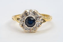 Load image into Gallery viewer, 6070: Vintage 18ct Gold Blue Sapphire & 8 Diamonds Daisy Cluster Ring- Old is beautiful