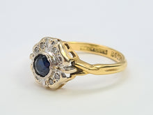 Load image into Gallery viewer, 6070: Vintage 18ct Gold Blue Sapphire & 8 Diamonds Daisy Cluster Ring- Old is beautiful