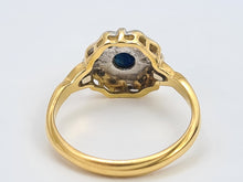Load image into Gallery viewer, 7379 Vintage 18ct Gold Blue Sapphire & 8 Diamonds Daisy Cluster Ring