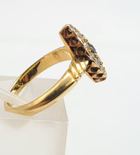 Load image into Gallery viewer, 7407 Antique: Art Deco 18ct Gold Cornflower Blue Sapphire 14 Diamonds Ring