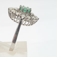 Load image into Gallery viewer, 6075-Vintage: 18ct White Gold Emerald Diamonds Statement Cluster Ring- superb