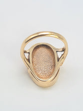 Load image into Gallery viewer, 6122: Vintage Rare: 9ct Gold Photo Locket/Mourning Signet Ring- lovely condition