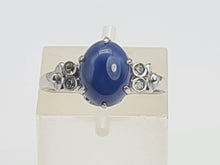 Cargar imagen en el visor de la galería, A9077: Vintage Rare 18ct White Gold Cabochon Cut Blue Star Sapphire Diamond Accents- crisp, clean, eye candy