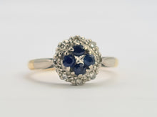 Cargar imagen en el visor de la galería, 8089: Vintage: (1965)- 18ct Gold Blue Sapphires 8 Round Cut Diamonds Cluster Ring- petite, sparkling, geometric set