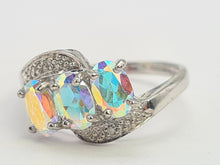 Cargar imagen en el visor de la galería, 8138: Vintage: 9ct White Gold Mercury Topaz Trilogy Diamonds Ring- wonderful colours