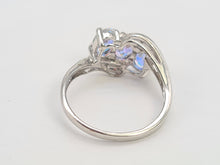 Cargar imagen en el visor de la galería, 8138: Vintage: 9ct White Gold Mercury Topaz Trilogy Diamonds Ring- wonderful colours