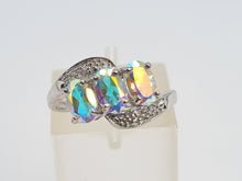 Cargar imagen en el visor de la galería, 8138: Vintage: 9ct White Gold Mercury Topaz Trilogy Diamonds Ring- wonderful colours
