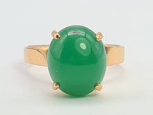 Load image into Gallery viewer, 6086 Antique: 22ct Gold Emerald Green Cabochon Chrysoprase Ring