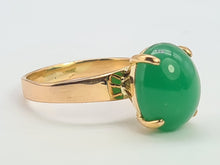 Load image into Gallery viewer, 6086 Antique: 22ct Gold Emerald Green Cabochon Chrysoprase Ring