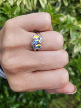 Cargar imagen en el visor de la galería, 8138: Vintage: 9ct White Gold Mercury Topaz Trilogy Diamonds Ring- wonderful colours