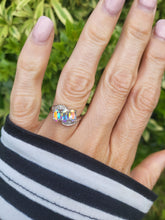 Cargar imagen en el visor de la galería, 8138: Vintage: 9ct White Gold Mercury Topaz Trilogy Diamonds Ring- wonderful colours