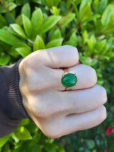 Load image into Gallery viewer, 6086 Antique: 22ct Gold Emerald Green Cabochon Chrysoprase Ring