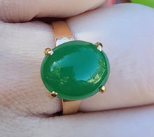 Load image into Gallery viewer, 6086 Antique: 22ct Gold Emerald Green Cabochon Chrysoprase Ring