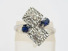 Cargar imagen en el visor de la galería, A0006: Vintage: 18ct White Gold Art Deco Design Blue Sapphires Diamonds Ring- Geometric set