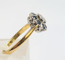 Load image into Gallery viewer, 6255 Vintage: 18ct Gold Diamond Blue Sapphires Daisy Ring