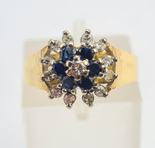 Cargar imagen en el visor de la galería, 0346: Vintage: 18ct Gold French Blue Sapphires Diamonds Flower Head Ring- dates from 1960's -