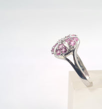 Cargar imagen en el visor de la galería, 0272: Vintage: 18ct White Gold 15 Pink Sapphires Cocktail Ring- Barbie Eye Candy-