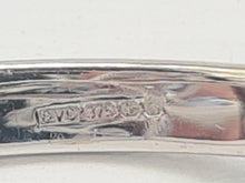 Cargar imagen en el visor de la galería, 0461: Vintage: 9ct White Gold Marquise Cut Tanzanites Floral Cocktail Ring-FAB