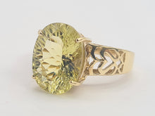 Load image into Gallery viewer, 6243 Vintage: 9ct Gold Large Oval Faceted Cut Peridot Solitaire Ring