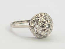 Cargar imagen en el visor de la galería, 0330: Vintage: 18ct White Gold 25 Diamonds Geometric Cluster Ring- Exquisite