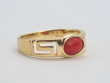Cargar imagen en el visor de la galería, 0402: Vintage: 14ct Gold Geometric Set Red Cabochon Coral Signet Ring