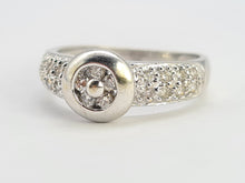 Cargar imagen en el visor de la galería, 0451: Vintage: 14ct Gold Art Deco Style Diamonds Ring- striking, sparkling, symmetry in