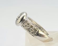 Cargar imagen en el visor de la galería, 0451: Vintage: 14ct Gold Art Deco Style Diamonds Ring- striking, sparkling, symmetry in