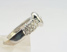 Cargar imagen en el visor de la galería, 0451: Vintage: 14ct Gold Art Deco Style Diamonds Ring- striking, sparkling, symmetry in