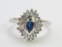 Cargar imagen en el visor de la galería, 0527: Vintage: 9ct White Gold Cornflower Blue Sapphire Diamonds (0.45ct) Cluster Ring