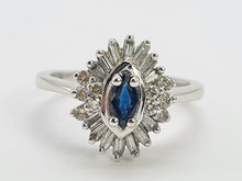 Cargar imagen en el visor de la galería, 0527: Vintage: 9ct White Gold Cornflower Blue Sapphire Diamonds (0.45ct) Cluster Ring