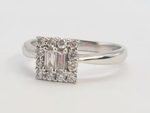 Cargar imagen en el visor de la galería, 6170: Vintage: 18ct White Gold Geometric Set Diamonds (0.41ct) Ring