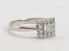 Cargar imagen en el visor de la galería, 6170: Vintage: 18ct White Gold Geometric Set Diamonds (0.41ct) Ring