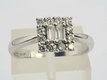 Cargar imagen en el visor de la galería, 6170: Vintage: 18ct White Gold Geometric Set Diamonds (0.41ct) Ring