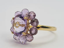 Cargar imagen en el visor de la galería, 0435: Vintage 9ct Gold 11 Lilac Amethysts Flower Head Ring-
