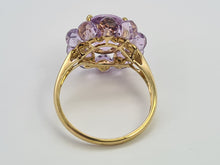 Cargar imagen en el visor de la galería, 0435: Vintage 9ct Gold 11 Lilac Amethysts Flower Head Ring-