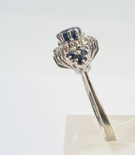 Cargar imagen en el visor de la galería, 0655: Vintage: 18ct White Gold French Blue Sapphires Diamonds Art Deco Style Ring- Date Mark 1975