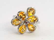 Cargar imagen en el visor de la galería, 0673: Vintage: Rare 14ct Gold 6 Citrines Almandine Garnet Floral Cocktail Ring- striking colours