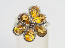Cargar imagen en el visor de la galería, 0673: Vintage: Rare 14ct Gold 6 Citrines Almandine Garnet Floral Cocktail Ring- striking colours