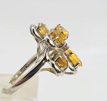 Cargar imagen en el visor de la galería, 0673: Vintage: Rare 14ct Gold 6 Citrines Almandine Garnet Floral Cocktail Ring- striking colours