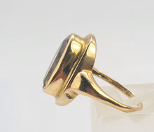 Cargar imagen en el visor de la galería, 0701:  Vintage & Old 9ct Gold Lilac Amethyst Bezel Set Ring- lovely mature stone