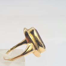 Cargar imagen en el visor de la galería, 0701:  Vintage & Old 9ct Gold Lilac Amethyst Bezel Set Ring- lovely mature stone