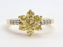 Load image into Gallery viewer, 6193 Vintage: 9ct Gold Heliodor  & Glacier Topaz Flower Head Ring